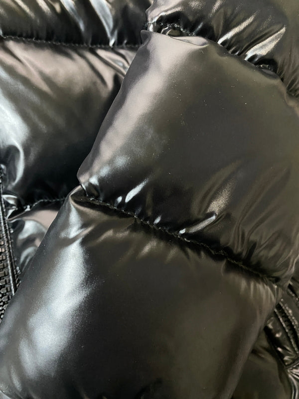 【中古品】【メンズ】 MONCLER モンクレール MAYA GIUBBOTTO DOWN JACKET 142-091-40366-05 マヤ ジュボット ダウンジャケット メンズ アウター ブルゾン 141-261015-em-36-min カラー：ブラック 万代Net店