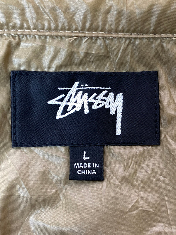 【中古品】【メンズ】 STUSSY ステューシー VINTAGE CRINKLE NYLON LOGO ZIP JACKET 115746 ヴィンテージ クリンクル ナイロン ロゴ ジップ ジャケット メンズ ライトアウター 142-261020-em-31-min サイズ：L カラー：シャンパンゴールド系 万代Net店