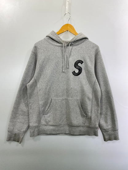 【現状渡し品】【メンズ】 SUPREME シュプリーム 18AW S LOGO HOODED SWEAT SHIRT プルオーバー パーカー スウェットシャツ ロゴ フーディ トップス 149-261015-em-08-min サイズ：M カラー：グレー 万代Net店