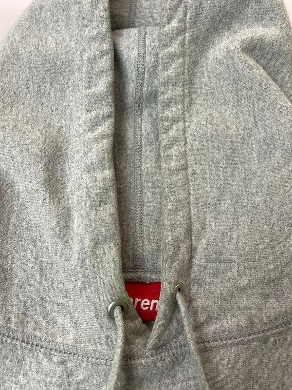 【現状渡し品】【メンズ】 SUPREME シュプリーム 18AW S LOGO HOODED SWEAT SHIRT プルオーバー パーカー スウェットシャツ ロゴ フーディ トップス 149-261015-em-08-min サイズ：M カラー：グレー 万代Net店