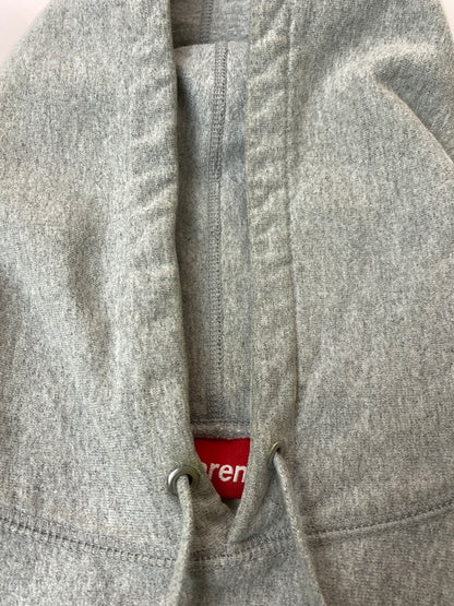 【現状渡し品】【メンズ】 SUPREME シュプリーム 18AW S LOGO HOODED SWEAT SHIRT プルオーバー パーカー スウェットシャツ ロゴ フーディ トップス 149-261015-em-08-min サイズ：M カラー：グレー 万代Net店