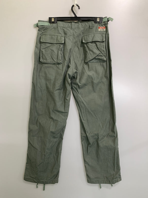 【中古品】【メンズ】 CHALLENGER チャレンジャー FLIGHT WARM UP PANTS CLG-PT024-016 フライト ウォーム アップ パンツ メンズ ボトムス ミリタリー 153-261016-em-48-min サイズ：M カラー：モスグリーン 万代Net店