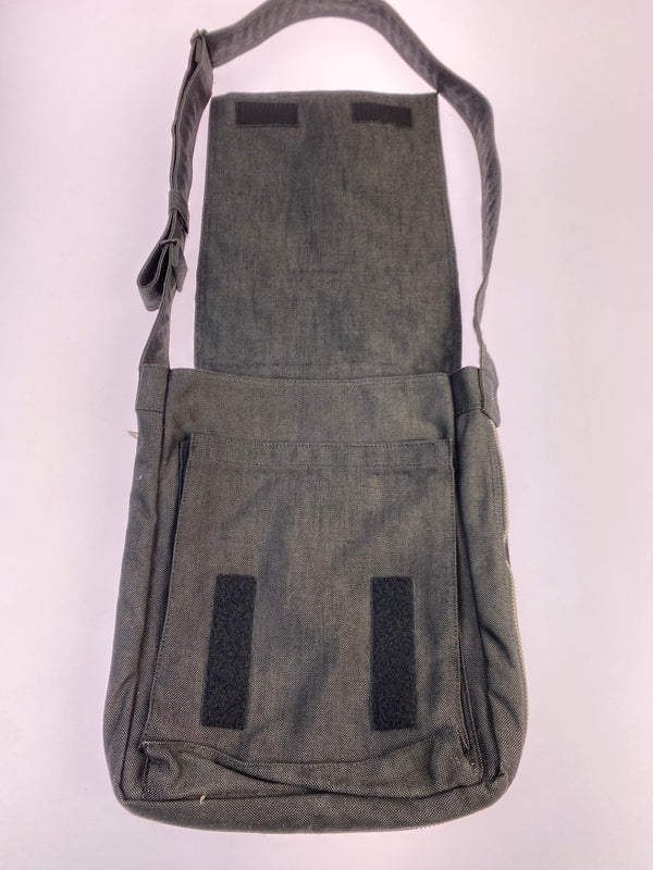 【中古品】【メンズ/レディース】 PORTER ポーター SMOKY BAG 592-07628 スモーキー バッグ 縦型 ショルダーバッグ 吉田カバン コットン 鞄 肩掛け 188-261025-em-18-min カラー：ブラック 万代Net店