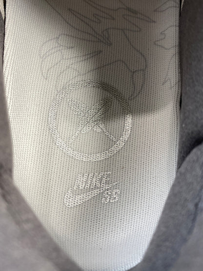 【中古美品】【メンズ】 NIKE ナイキ SB AIR FORCE 1 YUTO IRON GREY LIO8439-100 エスビー エア フォース ワン ユウト 靴 シューズ スニーカー SNEAKER 160-261017-KS-13-min サイズ：26.5cm US8.5 カラー：アイアングレー 万代Net店