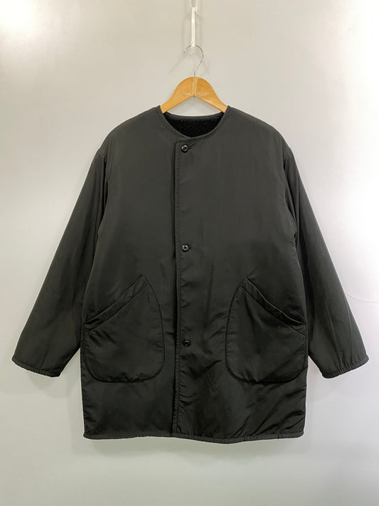 【中古品】【メンズ】 HYSTERIC GLAMOUR ヒステリックグラマー VIXEN GIRL COLLARLESS REVERSIBLE COAT 01243AC02 ビクセンガール ノーカラーリバーシブルコート メンズ アウター 140-261020-em-27-min サイズ：FREE カラー：ブラック 万代Net店