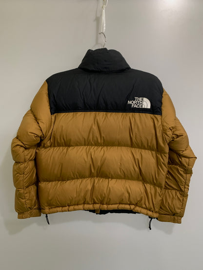 【中古品】【レディース】 THE NORTH FACE ザ・ノースフェイス SHORT NUPTSE JACKET ショート ヌプシ ジャケット NDW91952 レディース アウター ダウンジャケット 169-261016-em-36-min サイズ：S カラー：ブラウン系 万代Net店
