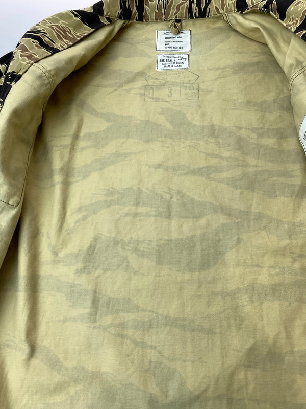【中古品】【メンズ】 THE REAL MCCOY'S ザリアルマッコイズ GOLDEN TIGER CAMO SHIRT ゴールデン タイガー カモ シャツ メンズ 長袖シャツ トップス コットン 145-261020-em-57-min サイズ：L-R カラー：カーキ系 万代Net店