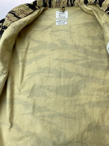 【中古品】【メンズ】 THE REAL MCCOY'S ザリアルマッコイズ GOLDEN TIGER CAMO SHIRT ゴールデン タイガー カモ シャツ メンズ 長袖シャツ トップス コットン 145-261020-em-57-min サイズ：L-R カラー：カーキ系 万代Net店