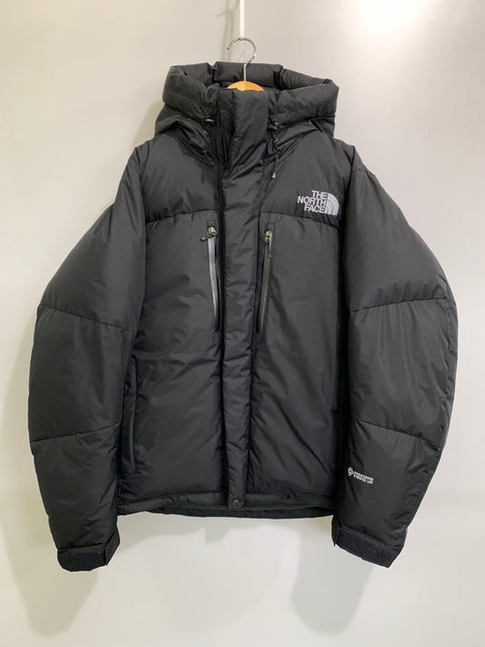 【中古品】【メンズ】 THE NORTH FACE ザ・ノースフェイス BALTRO LIGHT JACKET ND92551 バルトロライトジャケット メンズ アウター ダウンジャケット 防寒 上着 144-261020-em-01-min サイズ：M カラー：ブラック 万代Net店
