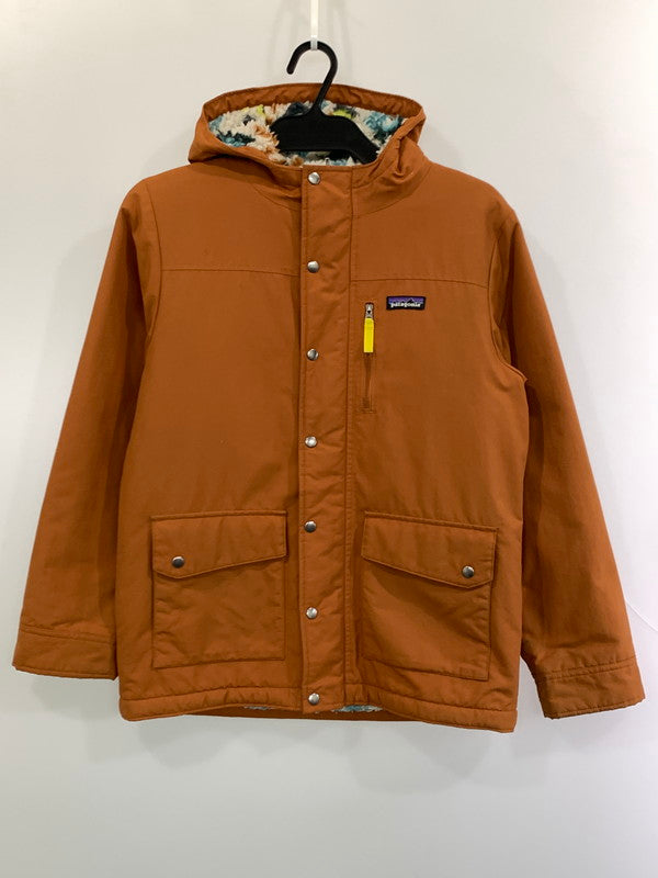 【中古品】【ボーイズ】 PATAGONIA パタゴニア BOYS' INFURNO JACKET 68460 ボーイズ インファーノ ジャケット キッズ フード付き 防寒 173-261020-em-80-min サイズ：L(12） カラー：ブラウン系 万代Net店