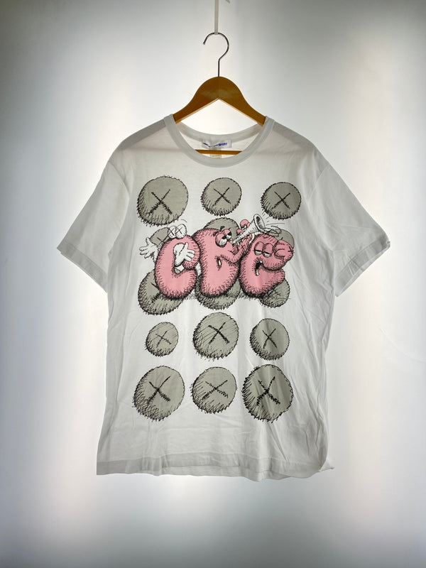 【中古品】【メンズ】 COMME DES GARCONS SHIRT × KAWS コムデギャルソンシャツ カウズ KAWS CDG T-SHIRT PRINT 2 カウズ Tシャツ プリント FH-T003 トップス 140-261023-hu-21-min サイズ：XL カラー：ホワイト 万代Net店