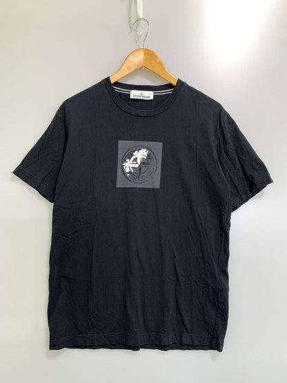 【中古品】【メンズ】 STONE ISLAND ストーンアイランド INSTITUTIONAL STAMP ONE BADGE PRINT TEE 80152NS83 インスティテューショナル スタンプ ワン バッジ 半袖 プリント Tシャツ 141-261020-em-06-min サイズ：L カラー：ブラック 万代Net店