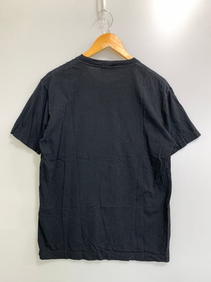 【中古品】【メンズ】 STONE ISLAND ストーンアイランド INSTITUTIONAL STAMP ONE BADGE PRINT TEE 80152NS83 インスティテューショナル スタンプ ワン バッジ 半袖 プリント Tシャツ 141-261020-em-06-min サイズ：L カラー：ブラック 万代Net店