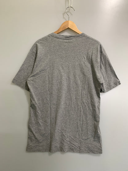 【中古品】【メンズ】 STONE ISLAND ストーンアイランド STITCHES TWO TEE 781521579 ステッチーズ ツー 半袖Tシャツ メンズ トップス クルーネック 刺繍 141-261020-em-05-min サイズ：L カラー：グレー 万代Net店