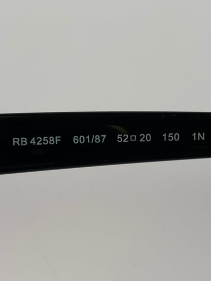 【中古品】【メンズ】 RAY-BAN レイバン ORB4258F ウェリントン サングラス アイウエア 203-261027-jt-16-min サイズ：52□20 150 カラー：ブラック 万代Net店
