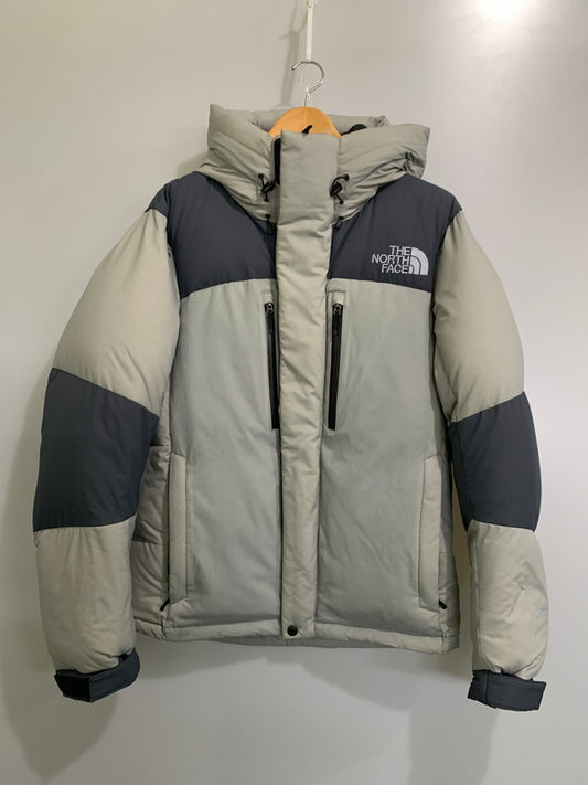 【中古品】【メンズ】 THE NORTH FACE ザ・ノースフェイス BALTRO LIGHT JACKET ND92240 バルトロライトジャケット メンズ アウター ダウンジャケット 144-261020-em-02-min サイズ：L カラー：グレー系 万代Net店