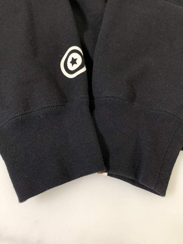【中古品】【メンズ】 A BATHING APE アベイシングエイプ BAPE FELT SHARK CREWNECK SWEAT ベイプ フェルト シャーク クルーネック スウェット メンズ トップス 長袖 トレーナー 142-261020-em-21-min サイズ：XL カラー：ブラック 万代Net店