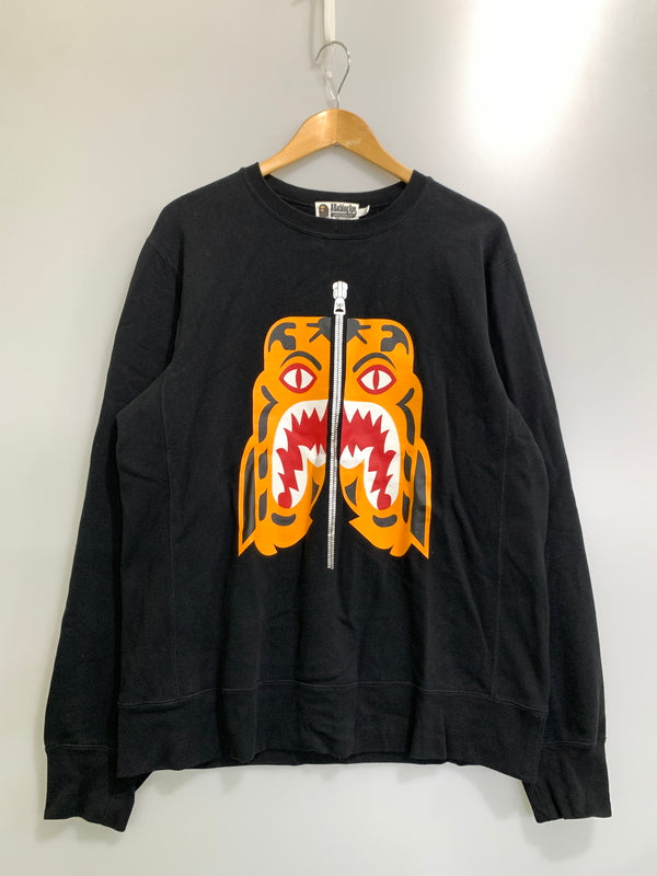【中古品】【メンズ】 A BATHING APE アベイシングエイプ TIGER PLINT CREWNECK SWEAT タイガー プリント クルーネック スウェット 長袖 トレーナー メンズ トップス 142-261020-em-20-min サイズ：XL カラー：ブラック 万代Net店