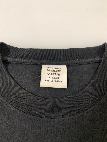 【中古品】【メンズ】 VETEMENTS ヴェトモン 20SS ANARCHY TEE アナーキー プリント 半袖 Tシャツ ショートスリーブ メンズ トップス 141-261020-em-17-min サイズ：S カラー：ブラック 万代Net店