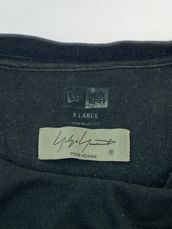 【中古品】【メンズ】 YOHJI YAMAMOTO × NEW ERA ヨウジヤマモト ニューエラ 21SS SMILE LOGO T-SHIRT スマイル ロゴ Tシャツ 半袖 ショートスリーブ 140-261023-hu-22-min サイズ：XL カラー：ブラック 万代Net店