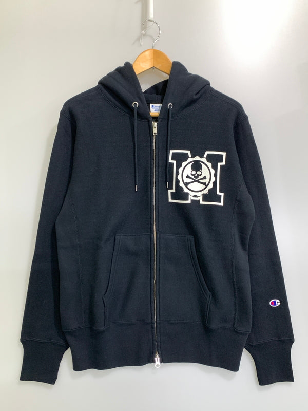 【中古品】【メンズ】 MASTER MIND マスターマインド × CHAMPION チャンピオン REVERSE FULL ZIP HOODED SWEATSHIRT C8-A123 リバース フルジップ フーデッド スウェットシャツ 140-261029-em-02-min サイズ：M カラー：ブラック 万代Net店