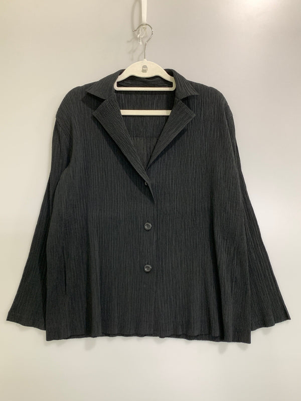 【中古品】【レディース】 ISSEY MIYAKE イッセイミヤケ PLEATS PLEASE プリーツ プリーズ IM12FD925 JACKET プリーツジャケット テーラードジャケット アウター 169-261024-ta-16-min サイズ：2 カラー：ブラック 万代Net店