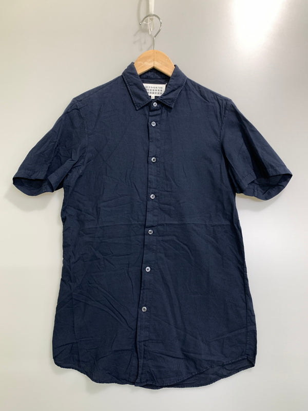 【中古品】【メンズ】 MAISON MARTIN MARGIELA メゾンマルタンマルジェラ S S SHIRT 半袖シャツ ショートスリーブシャツ 141-261024-ta-08-min サイズ：44 カラー：ネイビー 万代Net店