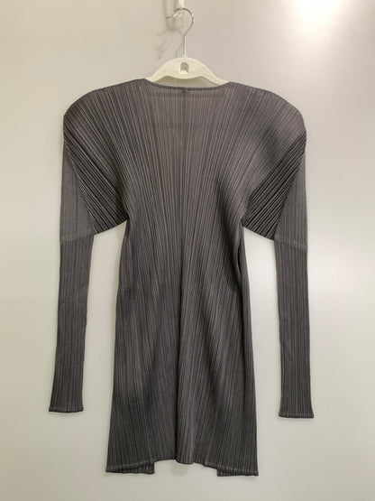 【中古美品】【レディース】 PLEATS PLEASE ISSEY MIYAKE プリーツ プリーズ イッセイミヤケ PP04-J0607 PLEATS CARDIGAN プリーツカーディガン トップス 171-261024-ta-17-min サイズ：3 カラー：グレー系 万代Net店