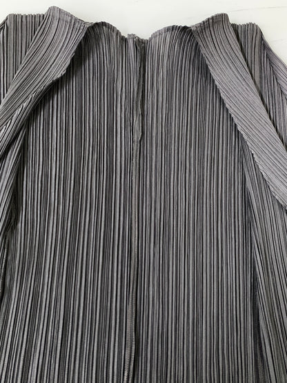 【中古美品】【レディース】 PLEATS PLEASE ISSEY MIYAKE プリーツ プリーズ イッセイミヤケ PP04-J0607 PLEATS CARDIGAN プリーツカーディガン トップス 171-261024-ta-17-min サイズ：3 カラー：グレー系 万代Net店