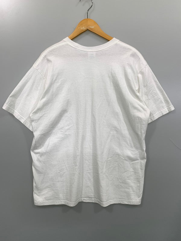 【中古品】【メンズ】 SUPREME × KAWS シュプリーム カウズ CHALK LOGO TEE チョークロゴ Tシャツ 半袖 ショートスリーブ トップス 149-261027-hu-28-min サイズ：L カラー：ホワイト 万代Net店
