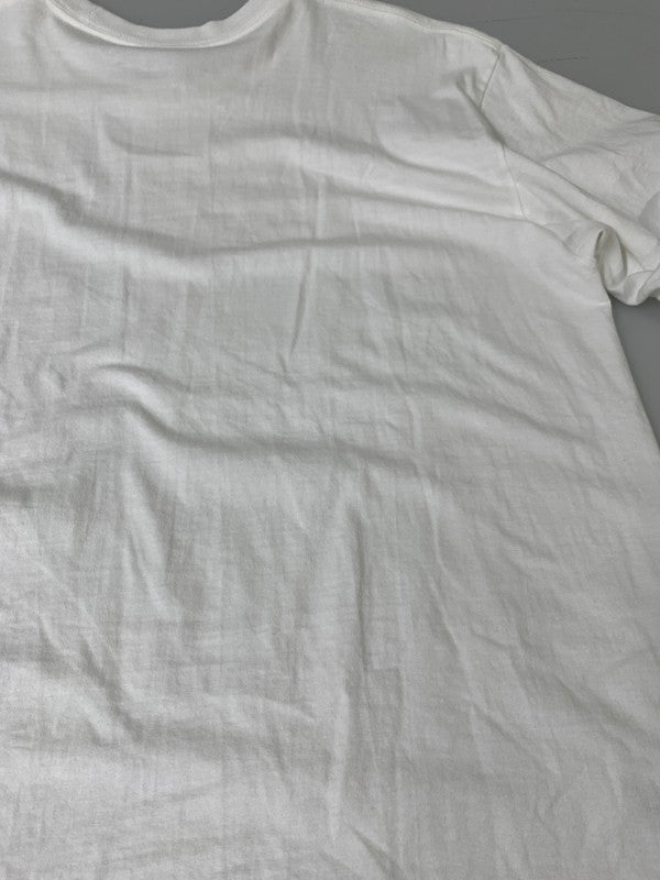 【中古品】【メンズ】 SUPREME × KAWS シュプリーム カウズ CHALK LOGO TEE チョークロゴ Tシャツ 半袖 ショートスリーブ トップス 149-261027-hu-28-min サイズ：L カラー：ホワイト 万代Net店