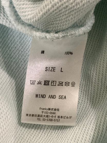 【現状渡し品】【メンズ】 WIND AND SEA ウィンダンシー LOGO HOODIE ロゴ フーディー パーカー トップス 142-261027-hu-39-min サイズ：L カラー：ライトブルー系 万代Net店