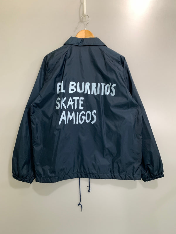 【中古品】【メンズ】 EL BURRITOS SKATE AMIGOS エルブリトス スケート アミーゴス COACH JACKET コーチジャケット ナイロンジャケット アウター 142-261024-ta-14-min サイズ：L カラー：ネイビー 万代Net店