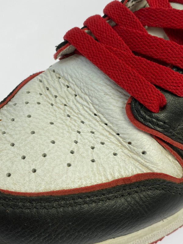 【中古品】【ボーイズ】 NIKE ナイキ GS AIR JORDAN 1 RETRO HIGH OG BLOODLINE 575441-062 GS エアジョーダン1 レトロ ハイ OG キッズ ジュニア レディース スニーカー 160-261030-em-20-min サイズ：25.0cm カラー：ブラック / ジムレッド / ホワイト 万代Net店