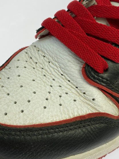 【中古品】【ボーイズ】 NIKE ナイキ GS AIR JORDAN 1 RETRO HIGH OG BLOODLINE 575441-062 GS エアジョーダン1 レトロ ハイ OG キッズ ジュニア レディース スニーカー 160-261030-em-20-min サイズ：25.0cm カラー：ブラック / ジムレッド / ホワイト 万代Net店