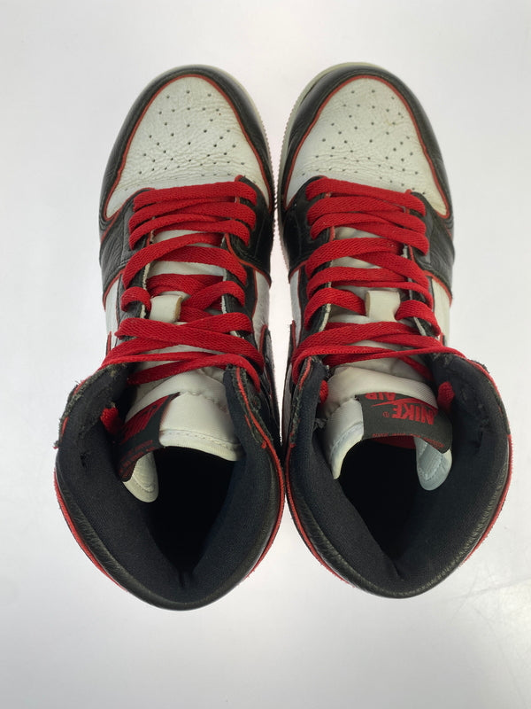 【中古品】【ボーイズ】 NIKE ナイキ GS AIR JORDAN 1 RETRO HIGH OG BLOODLINE 575441-062 GS エアジョーダン1 レトロ ハイ OG キッズ ジュニア レディース スニーカー 160-261030-em-20-min サイズ：25.0cm カラー：ブラック / ジムレッド / ホワイト 万代Net店