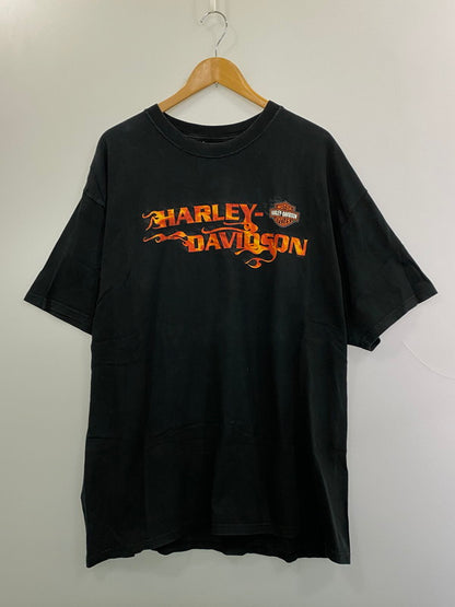 【中古品】【メンズ】 HARLEY DAVIDSON ハーレーダビッドソン FIRE PATTERN LOGO SS TEE ファイヤーパターンロゴ ショートスリーブ Tシャツ トップス 半袖 146-261027-hu-24-min サイズ：2XL カラー：ブラック 万代Net店