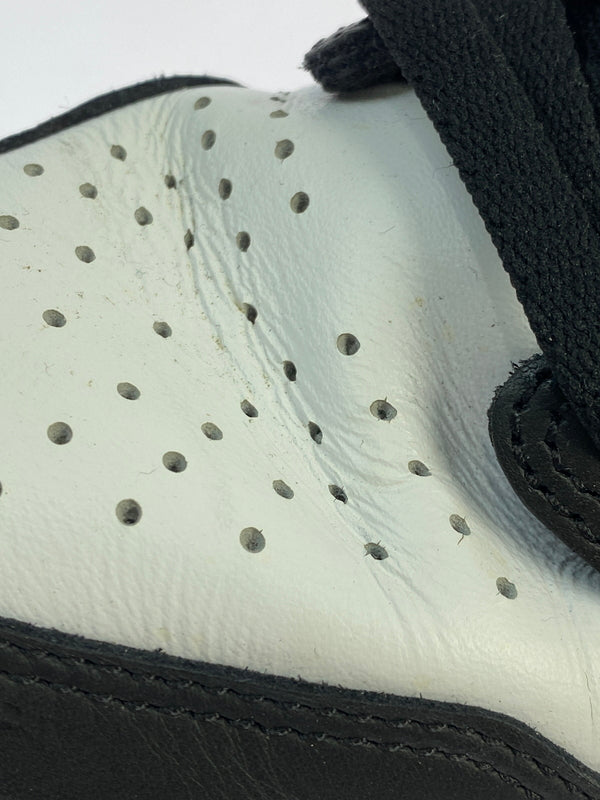 【中古品】【メンズ】 NIKE ナイキ AIR JORDAN 1 RETRO HIGH OG DZ5485-010 エアジョーダン1 レトロ ハイ OG スニーカー メンズ シューズ 靴 160-261030-em-02-min サイズ：27.0cm カラー：BLACK/WHITE 万代Net店