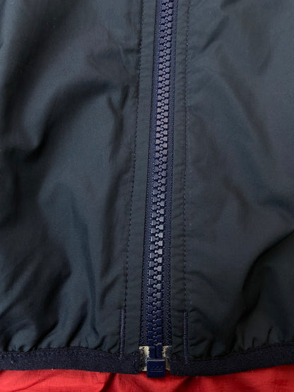 【中古品】【メンズ】 PATAGONIA パタゴニア リバーシブル クランク セット ベスト 27820FA17 アウター メンズ 144-261031-hu-46-min サイズ：サイズ表記なしのため不明 カラー：ネイビー/レッド 万代Net店