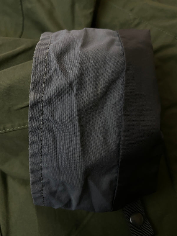 【中古品】【メンズ】 BERGHAUS バーグハウス NYLON JACKET ナイロン ジャケット ライトアウター メンズ 146-261031-hu-43-min サイズ：M カラー：グリーン系 万代Net店