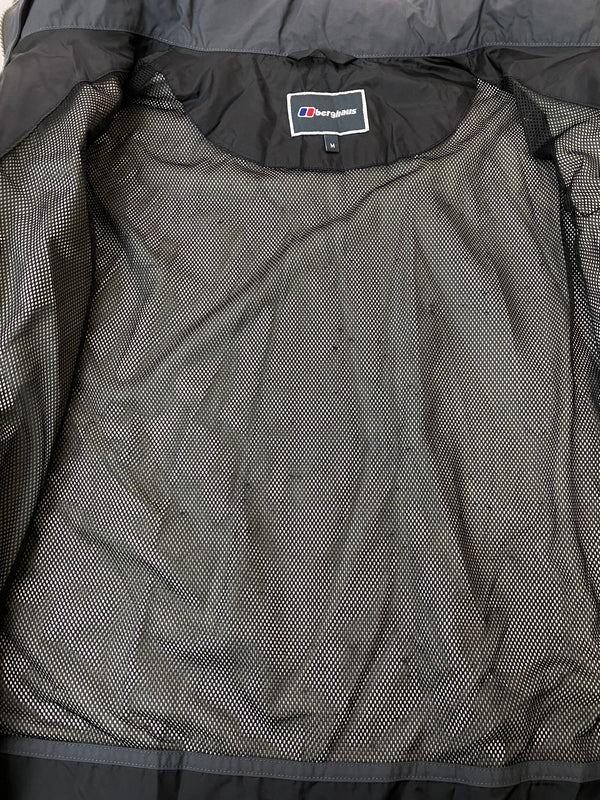 【中古品】【メンズ】 BERGHAUS バーグハウス NYLON JACKET ナイロン ジャケット ライトアウター メンズ 146-261031-hu-43-min サイズ：M カラー：グリーン系 万代Net店