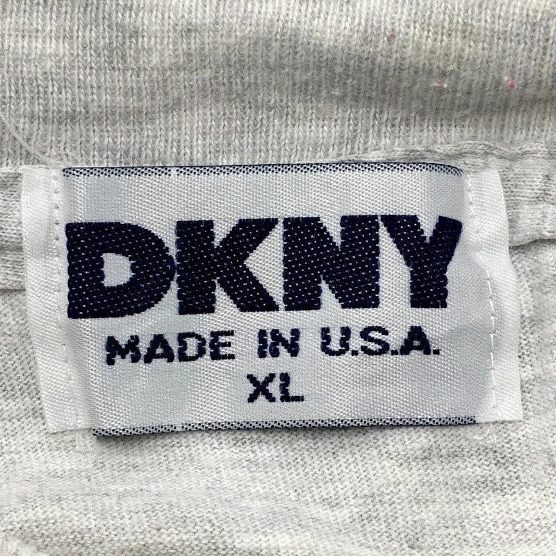 【中古品】【メンズ】 DKNY ディーケーエヌワイ LOGO TEE 半袖 ロゴTシャツ トップス 146-240505-mk-04-izu サイズ：XL カラー：ライトグレー 万代Net店