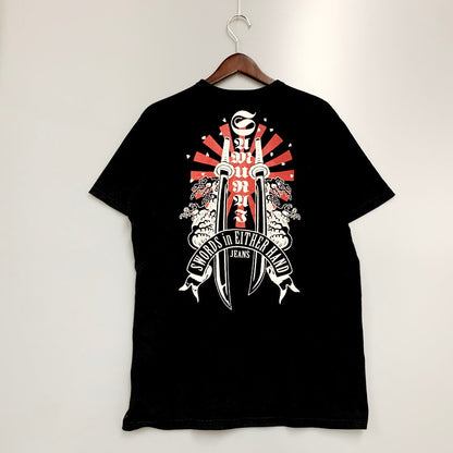 【中古品】【メンズ】  SAMURAI JEANS SWORDS IN EITHER HAND TEE サムライジーンズ プリントTシャツ 半袖 トップス 145-240716-ay-02-izu サイズ：XL カラー：ブラック 万代Net店