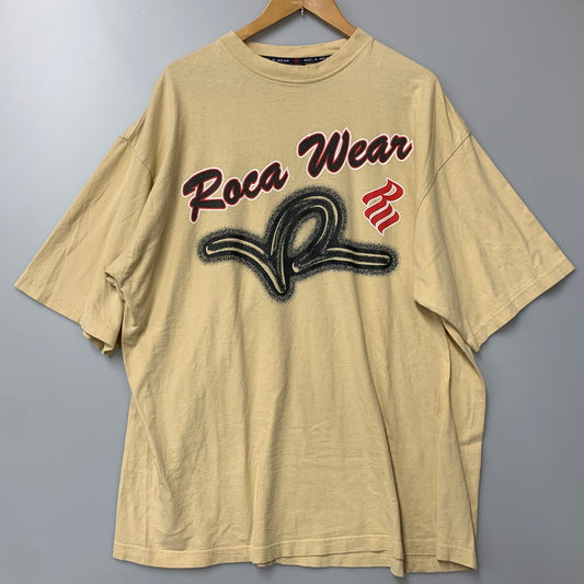 【中古品】【メンズ】 ROCAWEAR ロカウェア 90S SS TEE 半袖Tシャツ プリント USA製 トップス 146-240726-ay-12-izu サイズ：XL カラー：ベージュ系 万代Net店