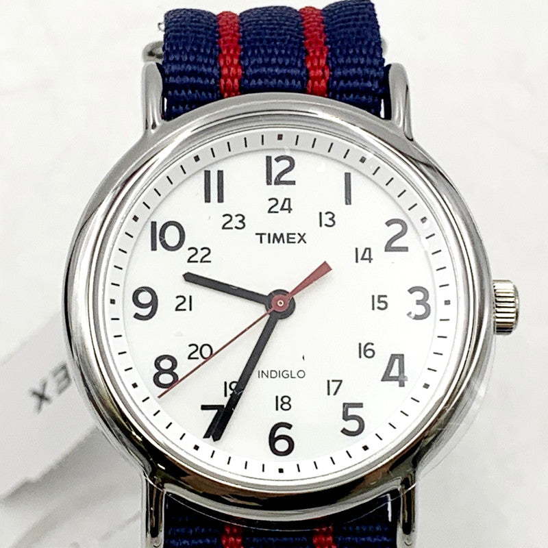 【中古美品】【メンズ/レディース】 TIMEX タイメックス WEEKENDER T2N747 ウィークエンダー クォーツ 腕時計 198-240916-as-25-izu カラー：シルバー×ネイビー×レッド 万代Net店