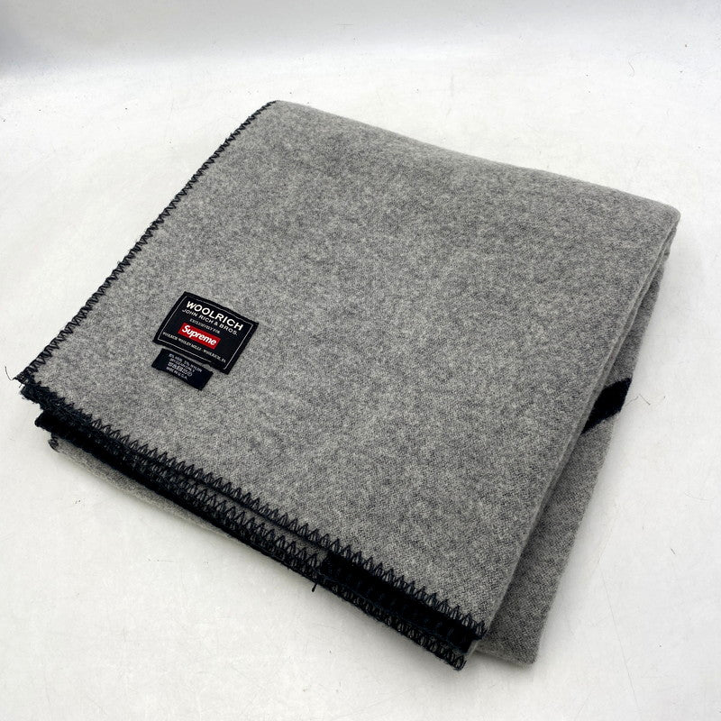 【中古品】【メンズ/レディース】 Supreme シュプリーム × WOOLRICH ウールリッチ 17AW WOOL THROW BLANKET ウール スロー ブランケット 大判 小物 服飾雑貨 208-250810-ay-01-izu カラー：ブラック×グレー 万代Net店