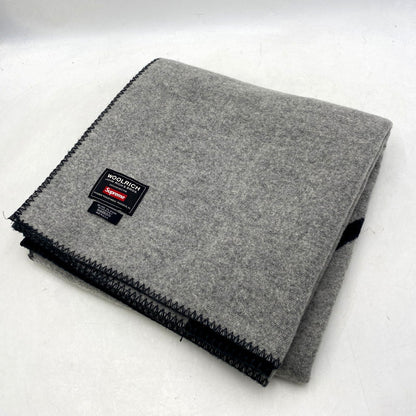 【中古品】【メンズ/レディース】 Supreme シュプリーム × WOOLRICH ウールリッチ 17AW WOOL THROW BLANKET ウール スロー ブランケット 大判 小物 服飾雑貨 208-250810-ay-01-izu カラー：ブラック×グレー 万代Net店