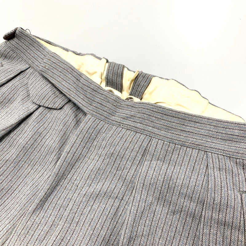 【中古品】【メンズ】  USED STRIPE 2-TUCK TROSERS ストライプ 2タック トラウザーズ パンツ ボトムス 157-241124-as-32-izu サイズ：下記参照 カラー：グレー 万代Net店