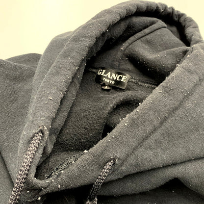 【現状渡し品】【メンズ】 GLANCE TOKYO PARODY HOODED SWEATSHIRT グランス トーキョー パーカー スウェット プリント トップス 142-241222-ay-18-izu サイズ：L カラー：ブラック 万代Net店