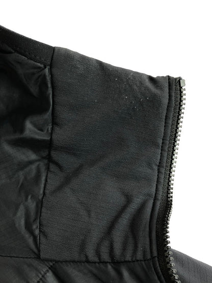 【中古品】【メンズ】 ARC'TERYX アークテリクス ATOM AR HOODY BLACK 14648 アトム エーアール フーディー アウター 144-251108-rt-08-tag サイズ：M カラー：ブラック 万代Net店